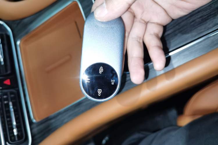 Used Hima AITO M9 2024 Range-Extended Max Edition 42 kWh 6-Seater Version Interior 1