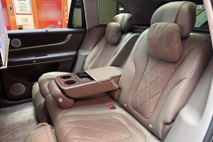 Used Hima AITO M9 2024 Range-Extended Ultra Version 52 kWh 5-Seater Model Interior 11