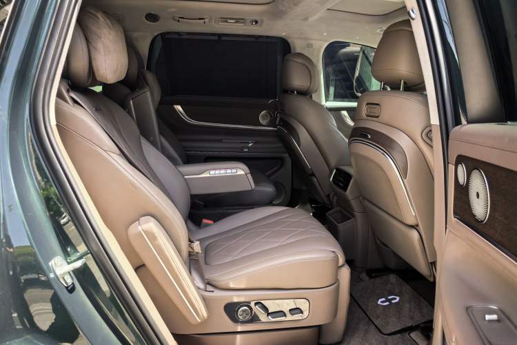 Used Hima AITO M9 2024 Range-Extended Max Edition 42 kWh 6-Seater Version Interior 2