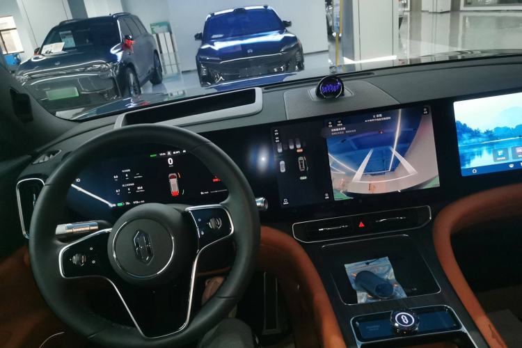 Used Hima AITO M9 2024 All-Electric Ultra Version 100 kWh 6-Seater Model Interior 2