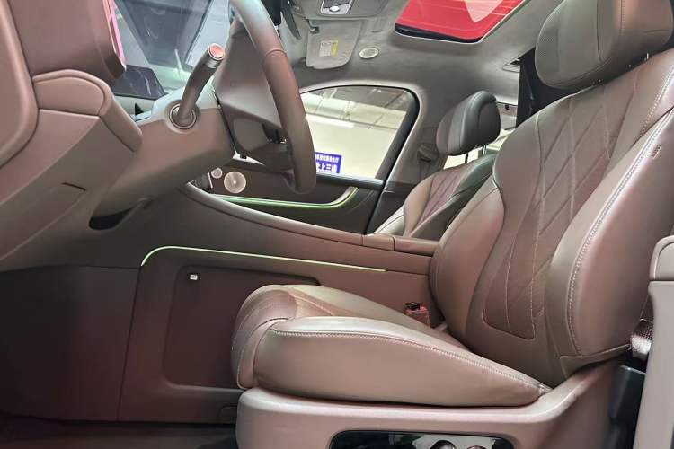 Used Hima AITO M9 2024 Range-Extended Ultra Version 52 kWh 5-Seater Model Interior 3