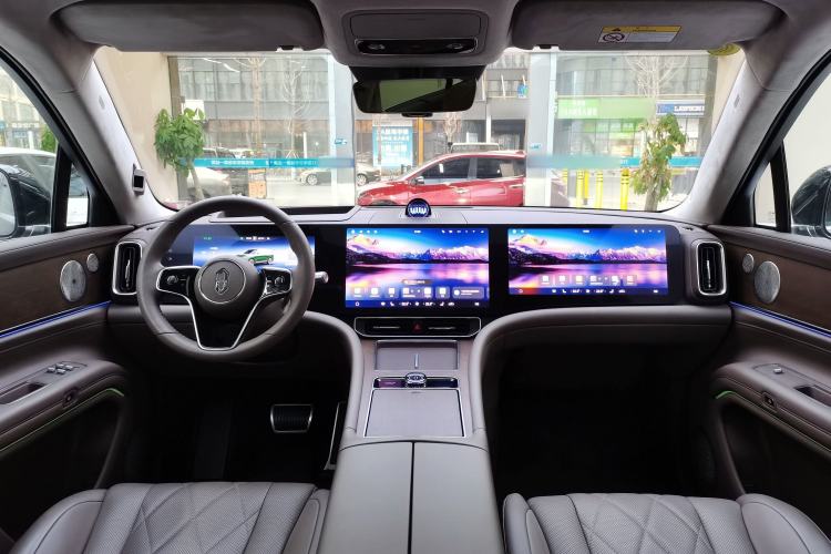 Used Hima AITO M9 2024 Range-Extended Ultra Version 52 kWh 5-Seater Model Interior 3