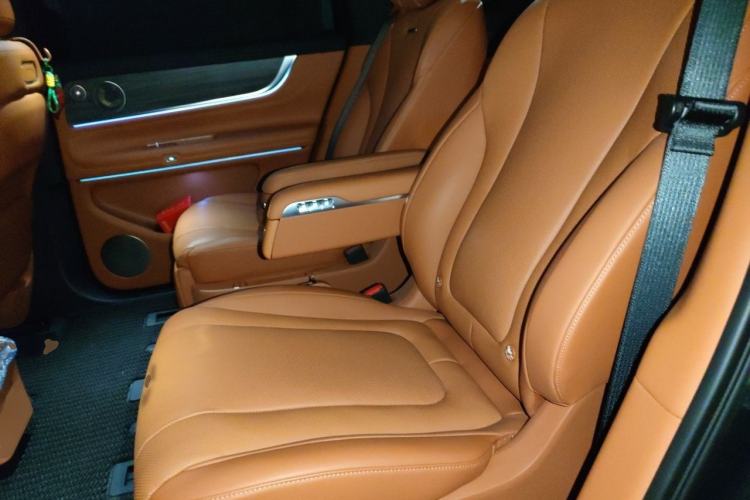 Used Hima AITO M9 2024 Range-Extended Ultra Version 52 kWh 6-Seater Model Interior 4