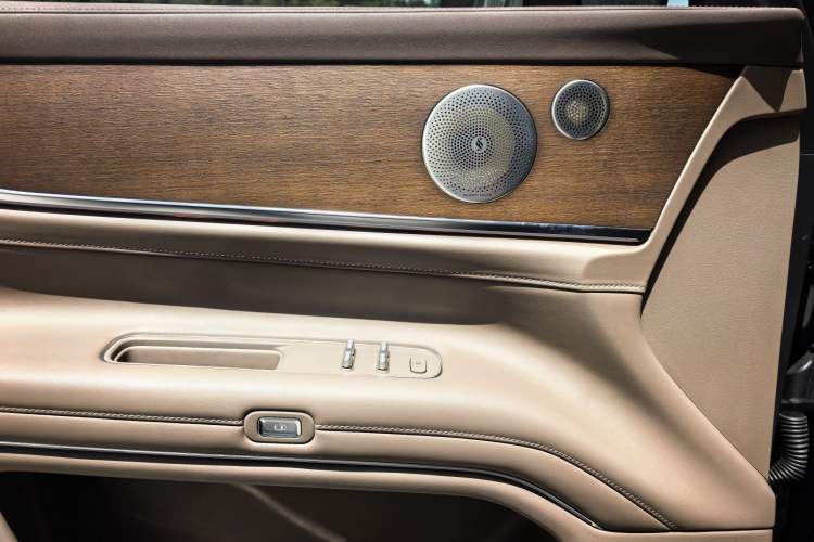 Used Hima AITO M9 2024 Range-Extended Max Edition 42 kWh 6-Seater Version Interior 4