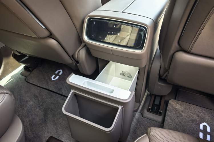 Used Hima AITO M9 2024 Range-Extended Max Edition 42 kWh 6-Seater Version Interior 6