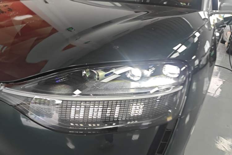 Used Hima AITO M9 2024 Range-Extended Ultra Version 42 kWh 6-Seater Model Left Front Headlight