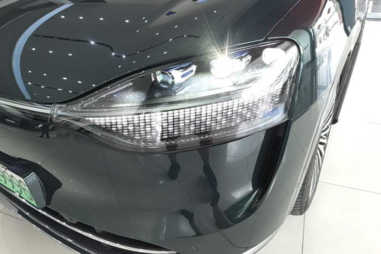 Used Hima AITO M9 2024 Range-Extended Ultra Version 52 kWh 6-Seater Model Left Front Headlight