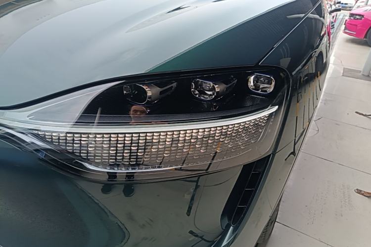 Used Hima AITO M9 2024 All-Electric Ultra Version 100 kWh 5-Seater Model Left Front Headlight