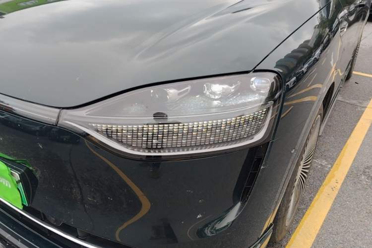 Used Hima AITO M9 2024 Range-Extended Ultra Version 42 kWh 6-Seater Model Left Front Headlight