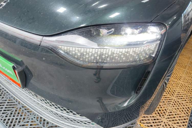 Used Hima AITO M9 2024 Range-Extended Ultra Version 52 kWh 6-Seater Model Left Front Headlight