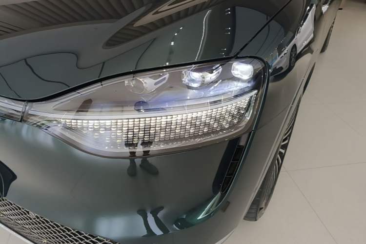 Used Hima AITO M9 2024 All-Electric Ultra Version 100 kWh 6-Seater Model Left Front Headlight