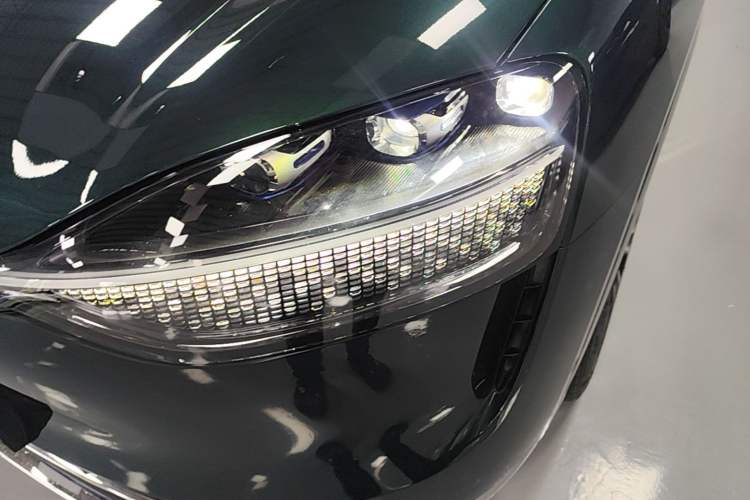 Used Hima AITO M9 2024 Range-Extended Ultra Version 42 kWh 6-Seater Model Left Front Headlight