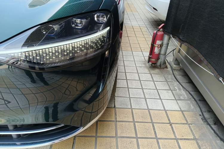 Used Hima AITO M9 2024 Range-Extended Ultra Version 42 kWh 6-Seater Model Left Front Headlight