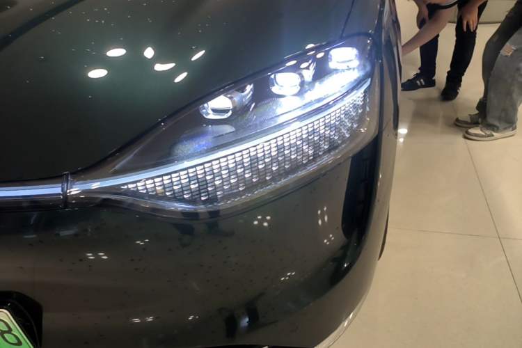 Used Hima AITO M9 2024 Range-Extended Max Edition 42 kWh 6-Seater Version Left Front Headlight