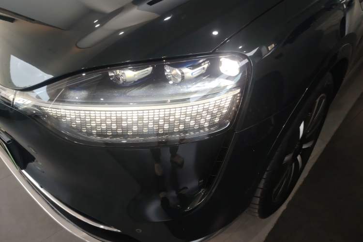 Used Hima AITO M9 2024 Range-Extended Max Edition 42 kWh 5-Seater Version Left Front Headlight