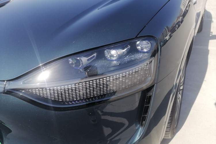 Used Hima AITO M9 2024 Range-Extended Ultra Version 42 kWh 6-Seater Model Left Front Headlight