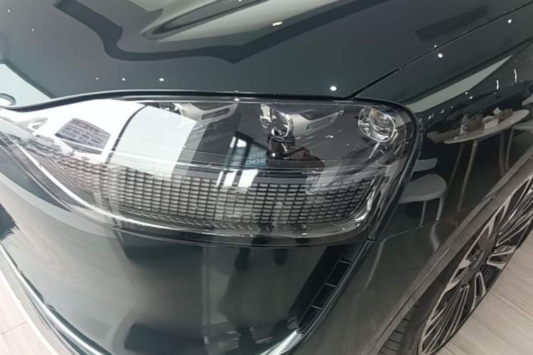 Used Hima AITO M9 2024 Range-Extended Ultra Version 42 kWh 6-Seater Model Left Front Headlight
