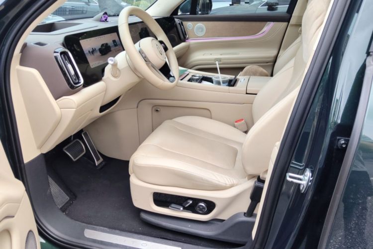 Used Hima AITO M9 2024 Range-Extended Ultra Version 42 kWh 6-Seater Model Left Front Seat