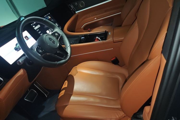 Used Hima AITO M9 2024 Range-Extended Ultra Version 42 kWh 6-Seater Model Left Front Seat
