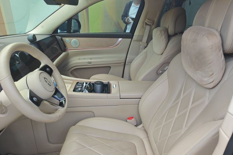 Used Hima AITO M9 2024 All-Electric Ultra Version 100 kWh 6-Seater Model Left Front Seat
