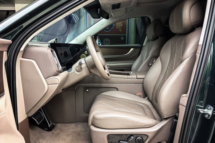 Used Hima AITO M9 2024 Range-Extended Max Edition 42 kWh 6-Seater Version Left Front Seat