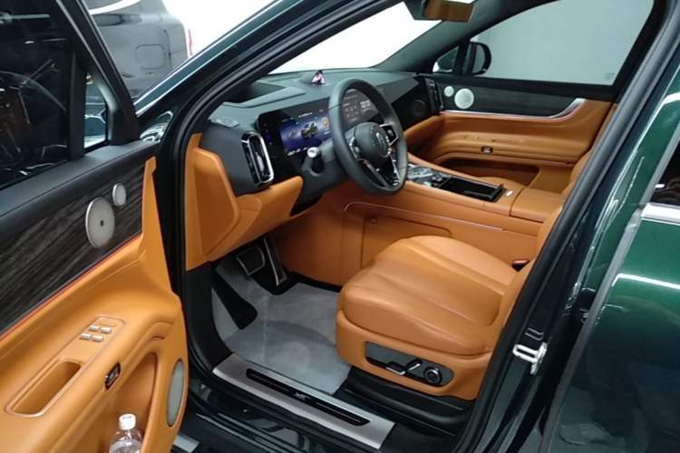 Used Hima AITO M9 2024 Range-Extended Ultra Version 42 kWh 6-Seater Model Left Front Seat