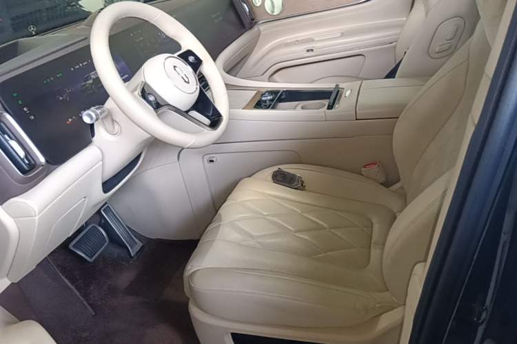 Used Hima AITO M9 2024 Range-Extended Ultra Version 52 kWh 6-Seater Model Left Front Seat