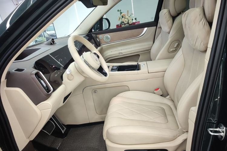 Used Hima AITO M9 2024 Range-Extended Ultra Version 52 kWh 6-Seater Model Left Front Seat