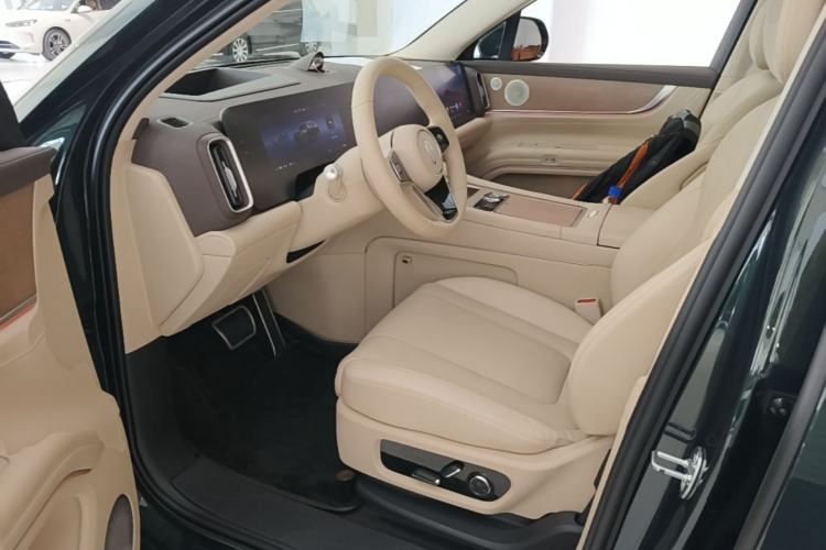 Used Hima AITO M9 2024 All-Electric Ultra Version 100 kWh 6-Seater Model Left Front Seat