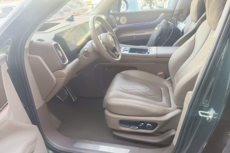 Used Hima AITO M9 2024 Range-Extended Ultra Version 52 kWh 5-Seater Model Left Front Seat