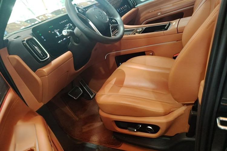 Used Hima AITO M9 2024 Range-Extended Max Edition 42 kWh 6-Seater Version Left Front Seat