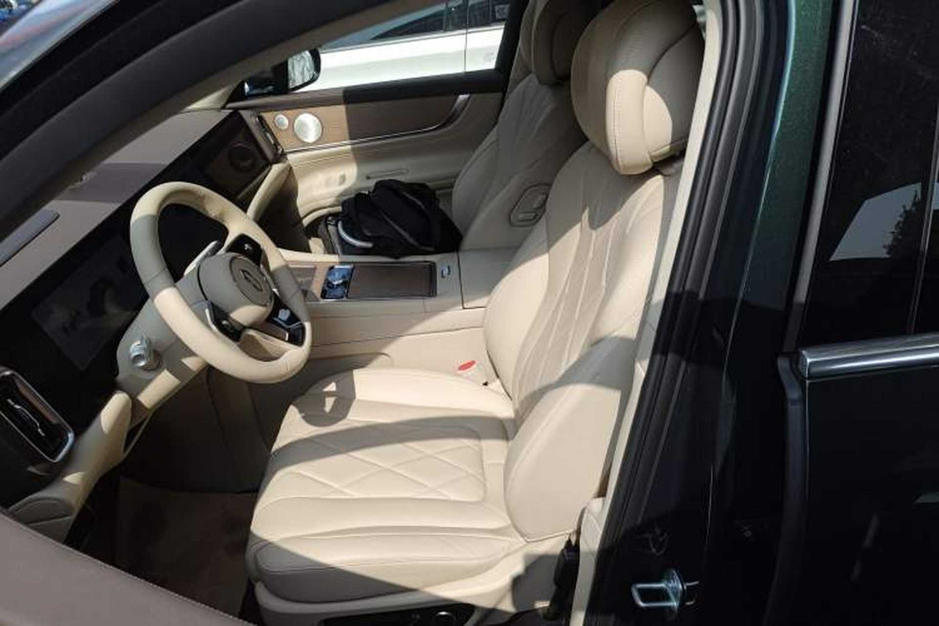 Used Hima AITO M9 2024 Range-Extended Ultra Version 42 kWh 6-Seater Model Left Front Seat