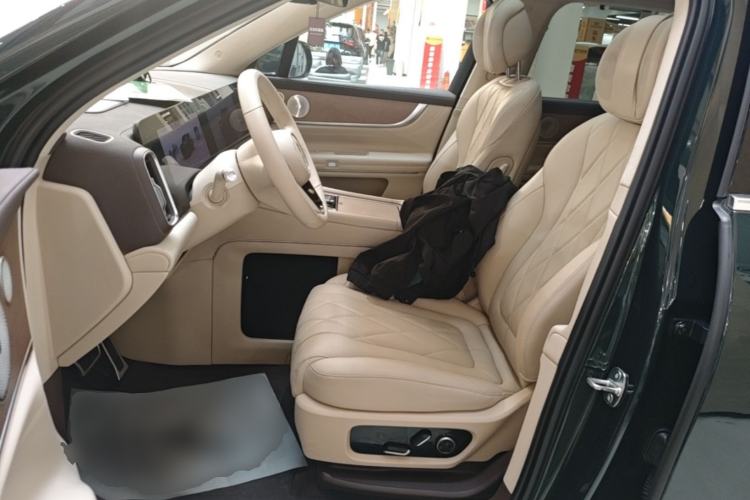 Used Hima AITO M9 2024 Range-Extended Ultra Version 42 kWh 6-Seater Model Left Front Seat