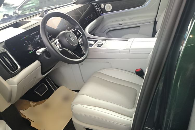Used Hima AITO M9 2024 Range-Extended Ultra Version 42 kWh 6-Seater Model Left Front Seat