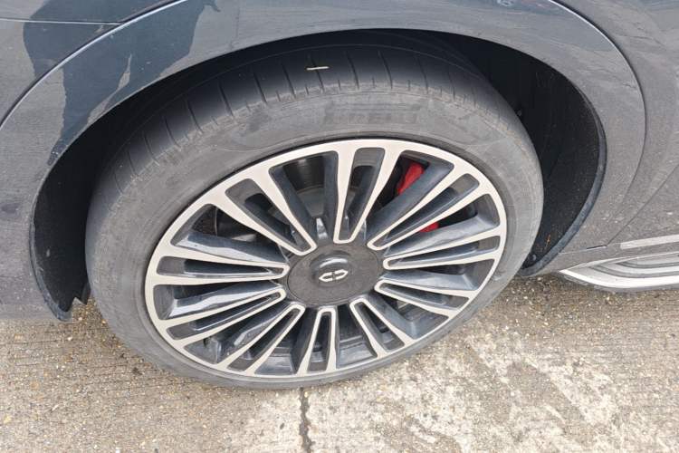 Used Hima AITO M9 2024 All-Electric Ultra Version 100 kWh 6-Seater Model Left Front Wheel Hub