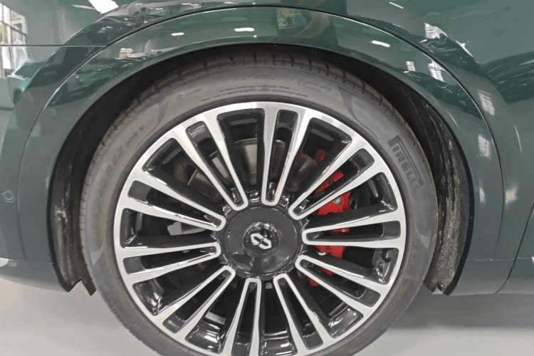 Used Hima AITO M9 2024 Range-Extended Ultra Version 42 kWh 6-Seater Model Left Front Wheel Hub
