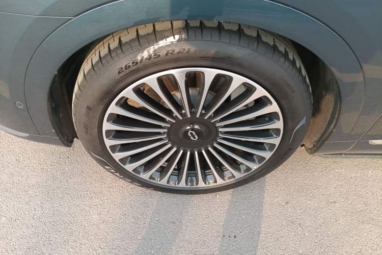 Used Hima AITO M9 2024 Range-Extended Ultra Version 52 kWh 5-Seater Model Left Front Wheel Hub