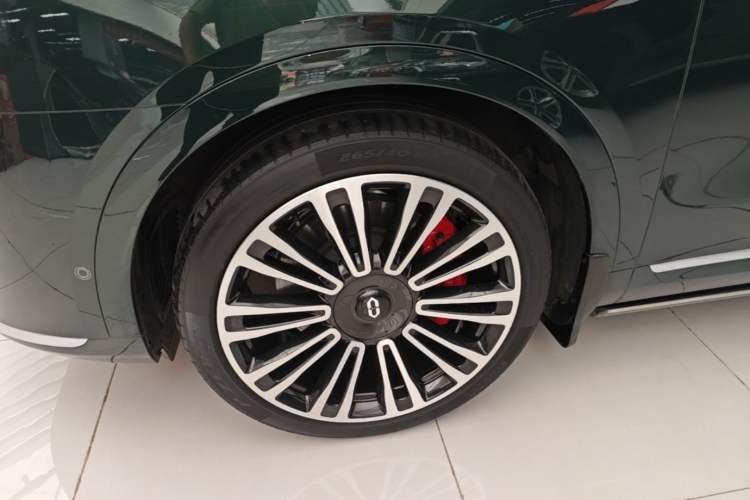 Used Hima AITO M9 2024 Range-Extended Max Edition 42 kWh 6-Seater Version Left Front Wheel Hub