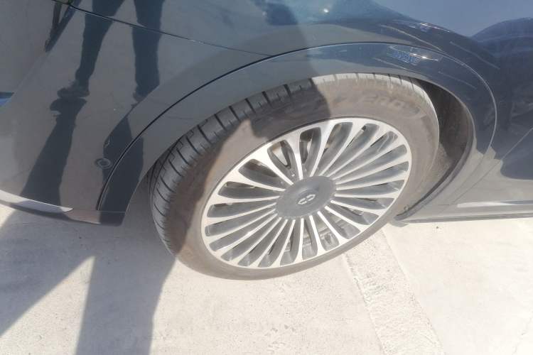 Used Hima AITO M9 2024 Range-Extended Ultra Version 52 kWh 5-Seater Model Left Front Wheel Hub