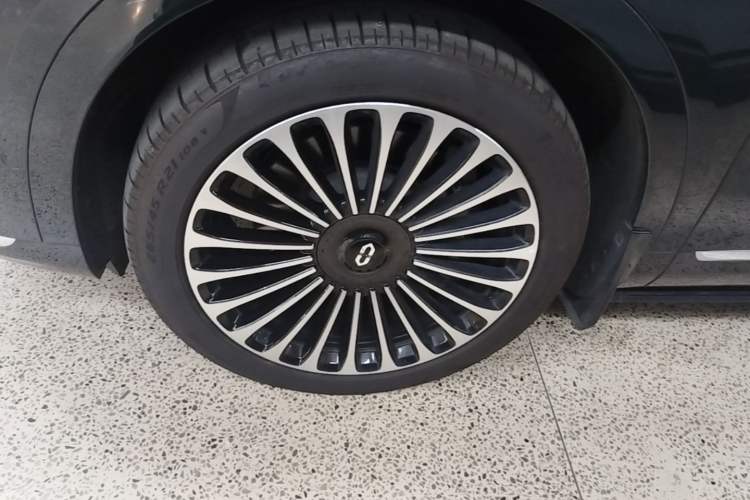 Used Hima AITO M9 2024 Range-Extended Ultra Version 52 kWh 6-Seater Model Left Front Wheel Hub