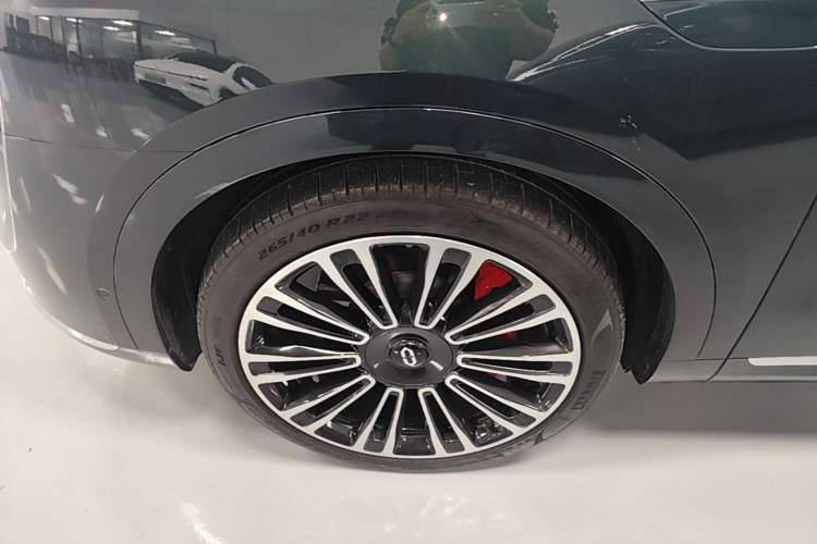 Used Hima AITO M9 2024 Range-Extended Ultra Version 42 kWh 6-Seater Model Left Front Wheel Hub