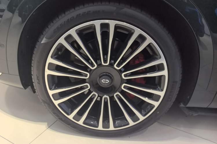 Used Hima AITO M9 2024 Range-Extended Max Edition 42 kWh 6-Seater Version Left Front Wheel Hub