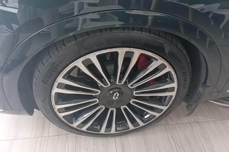 Used Hima AITO M9 2024 Range-Extended Ultra Version 42 kWh 6-Seater Model Left Front Wheel Hub