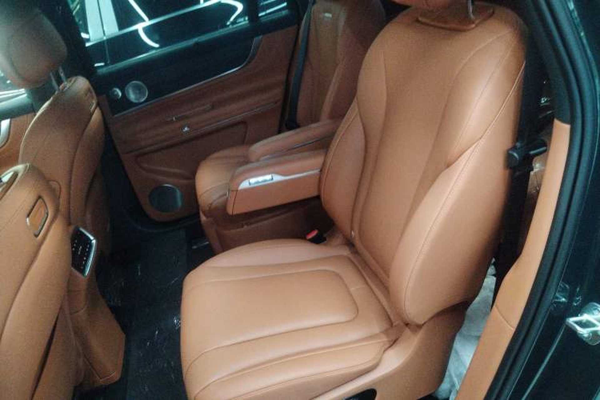 Used Hima AITO M9 2024 Range-Extended Ultra Version 52 kWh 6-Seater Model Left Rear Seat