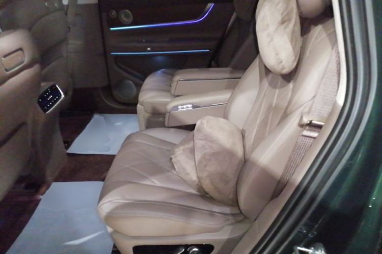 Used Hima AITO M9 2024 Range-Extended Ultra Version 42 kWh 6-Seater Model Left Rear Seat