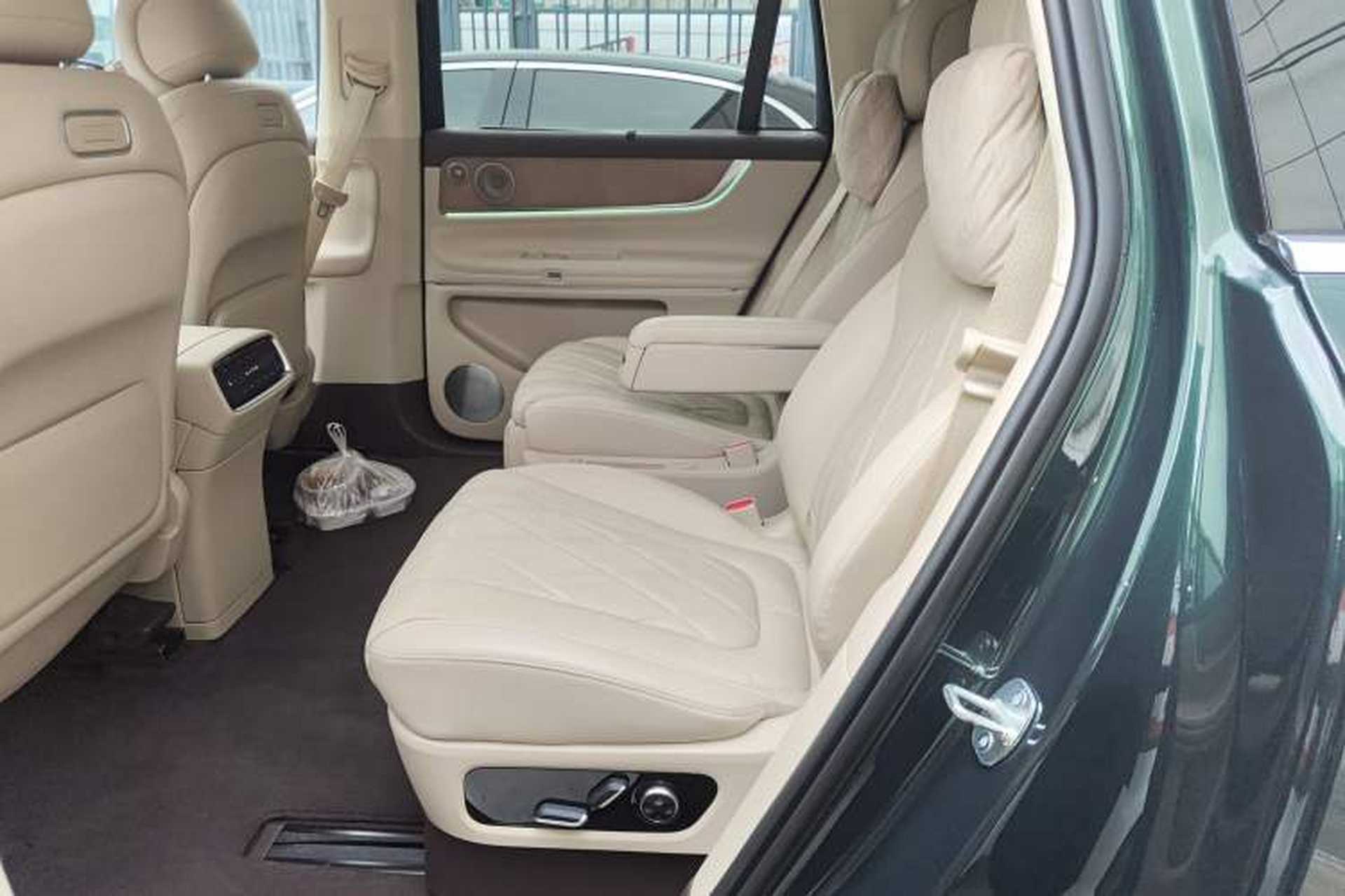 Used Hima AITO M9 2024 Range-Extended Ultra Version 42 kWh 6-Seater Model Left Rear Seat