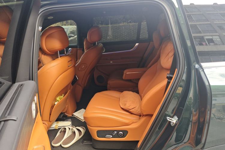 Used Hima AITO M9 2024 Range-Extended Ultra Version 42 kWh 6-Seater Model Left Rear Seat