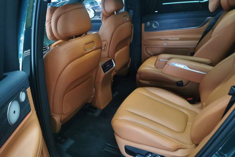 Used Hima AITO M9 2024 Range-Extended Ultra Version 42 kWh 6-Seater Model Left Rear Seat