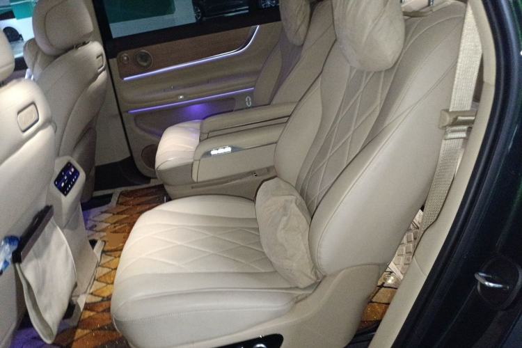 Used Hima AITO M9 2024 Range-Extended Max Edition 42 kWh 6-Seater Version Left Rear Seat