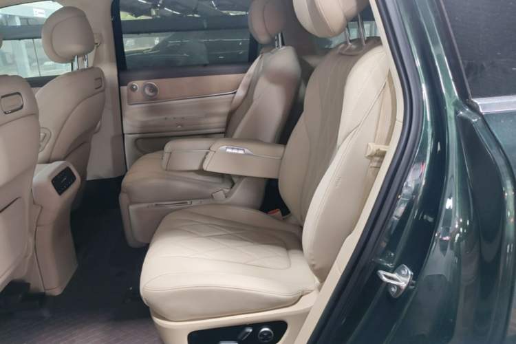 Used Hima AITO M9 2024 Range-Extended Ultra Version 52 kWh 6-Seater Model Left Rear Seat